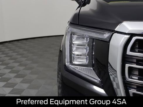 Used 2021 GMC Yukon XL SLT w/ SLT Premium Package image 13