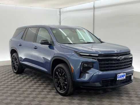 Used 2024 Chevrolet Traverse LS w/ Midnight/Sport Edition image 8