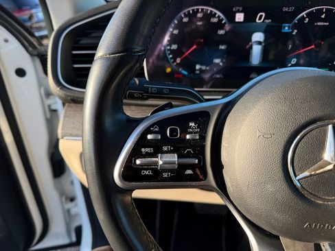 Used 2022 Mercedes-Benz GLS 450 4MATIC image 19