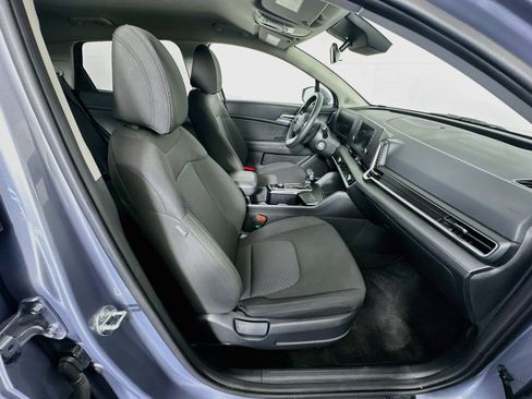 Used 2025 Kia Sportage LX FWD image 31