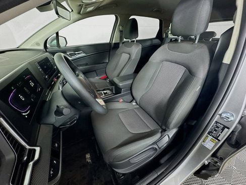 Used 2025 Kia Sportage LX image 20