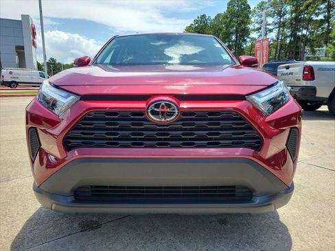 Certified 2025 Toyota RAV4 LE FWD image 4