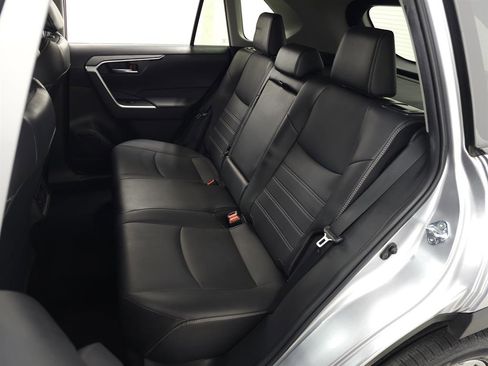 Used 2023 Toyota RAV4 XLE Premium image 26