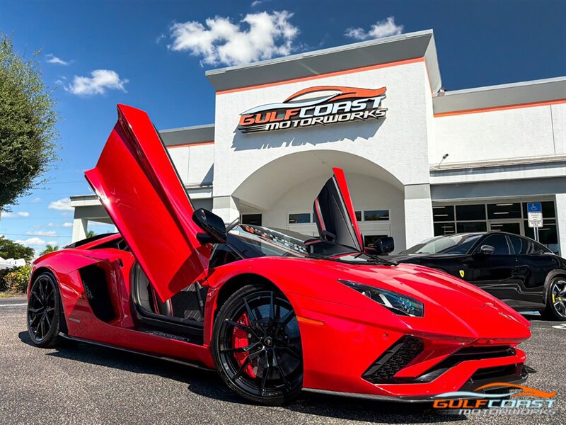 Used 2019 Lamborghini Aventador S AWD/4WD image 1