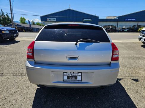 Used 2006 Dodge Magnum R/T RWD image 6