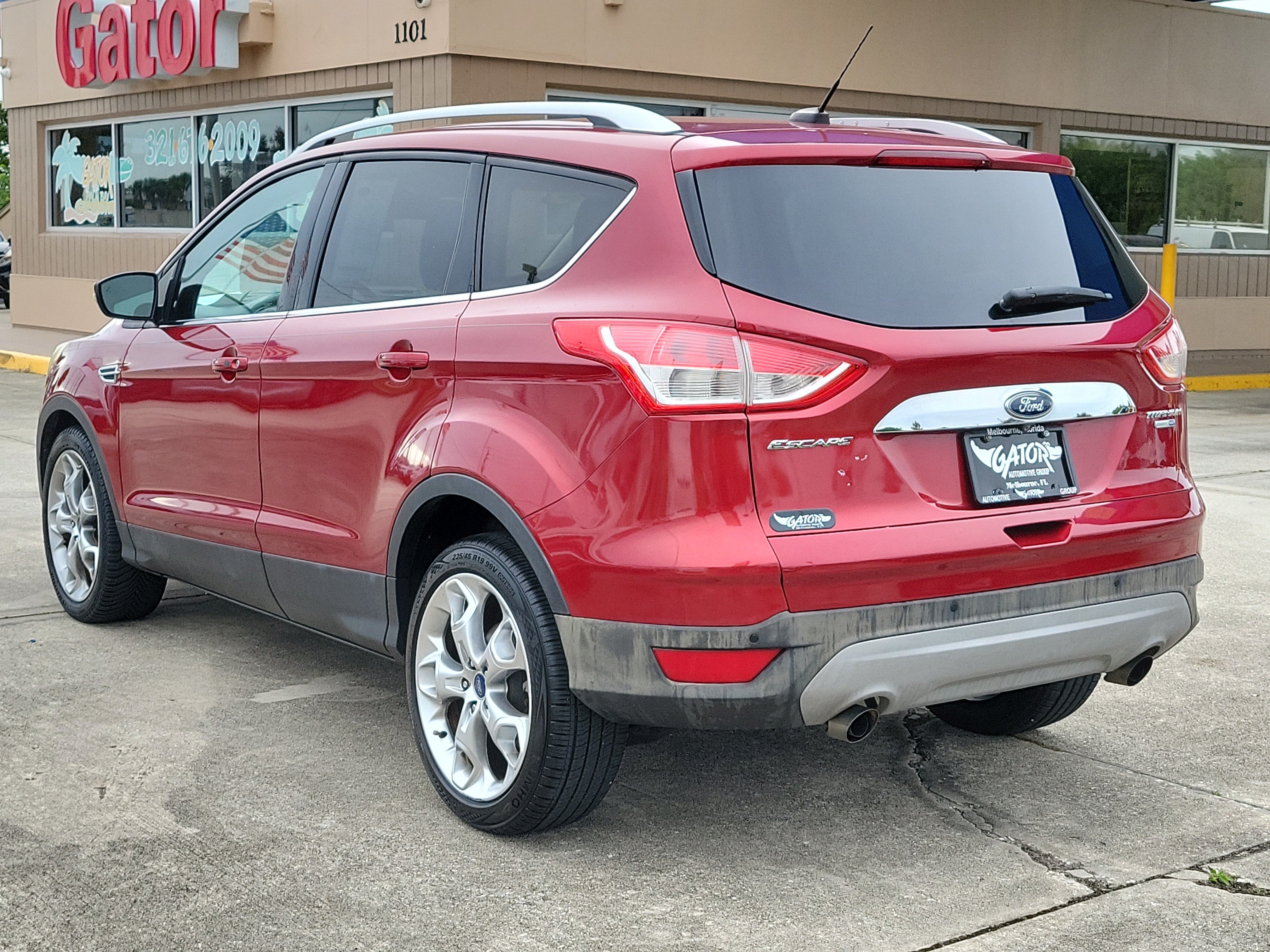 Used 2015 Ford Escape Titanium w/ Equipment Group 301A AWD/4WD image 3