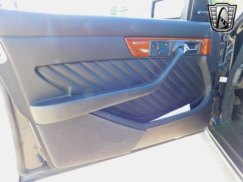 Used 1991 Mercedes-Benz 420 SEL image 12