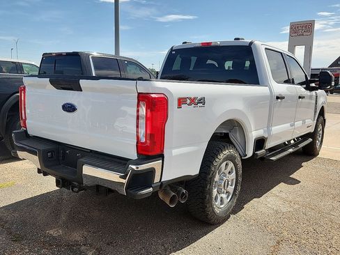 Used 2024 Ford F250 XLT w/ FX4 Off-Road Package AWD/4WD image 3