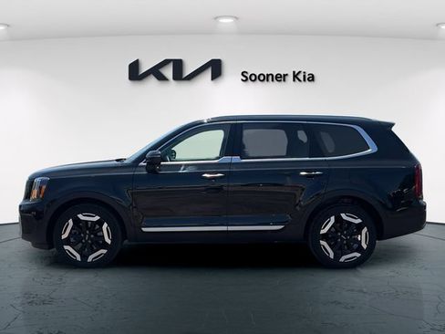Used 2024 Kia Telluride S w/ S Sunroof Package FWD image 3