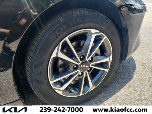 Certified 2023 Kia Forte LXS w/ LXS Technology Package FWD image 7