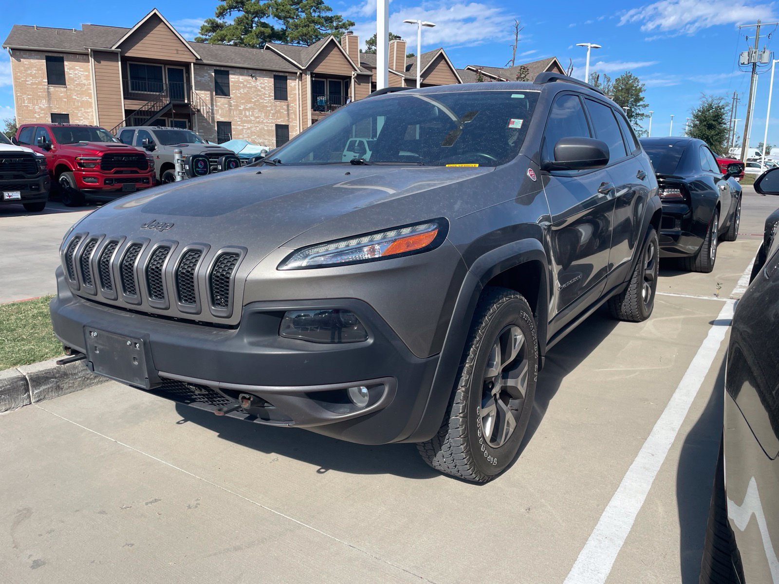 Used 2017 Jeep Cherokee Trailhawk AWD/4WD image 1