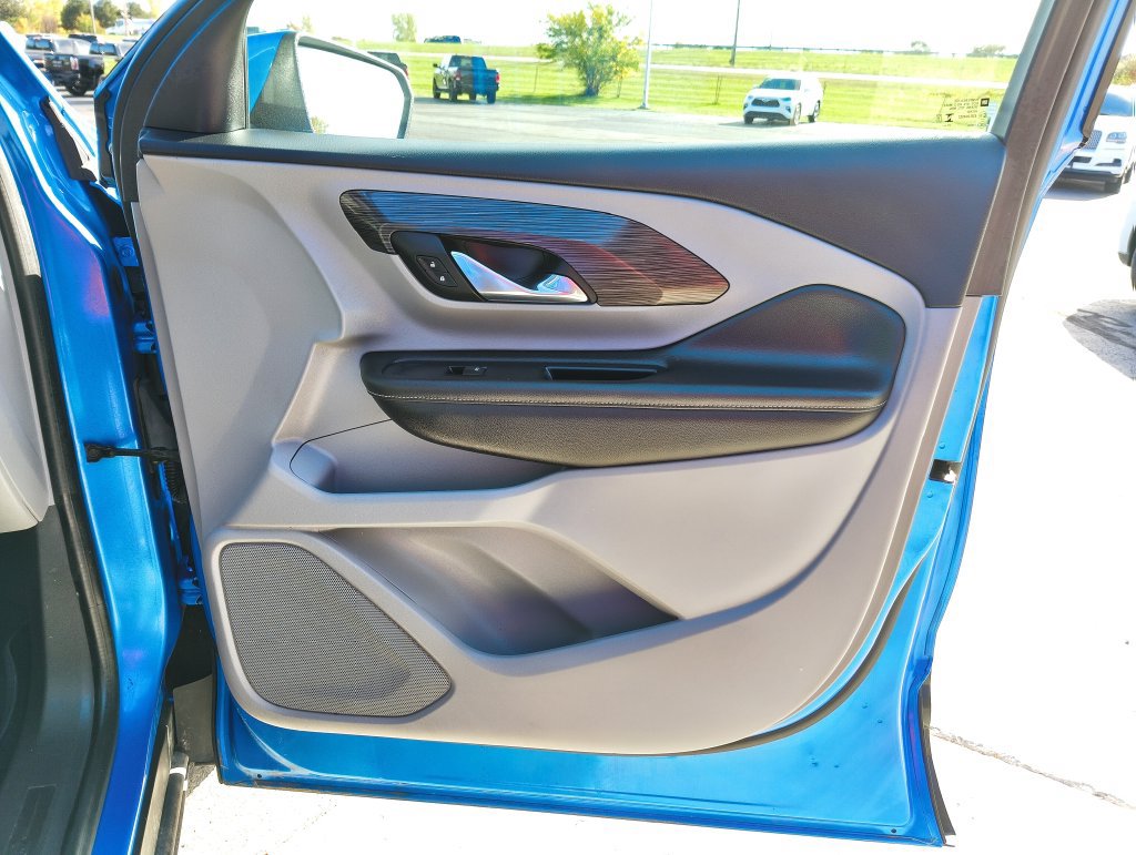 Used 2024 GMC Terrain SLT w/ LPO, Floor Liner Package AWD/4WD image 18