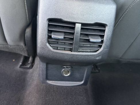 Used 2019 Ford Fusion SE image 25