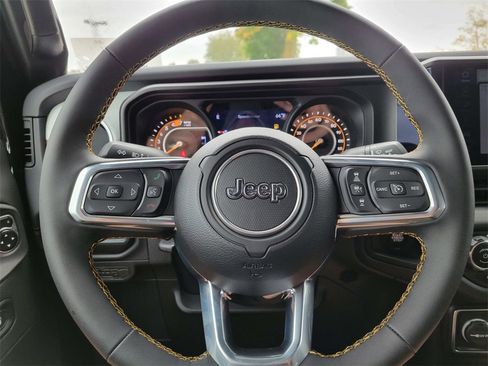 Used 2024 Jeep Wrangler Sahara image 8