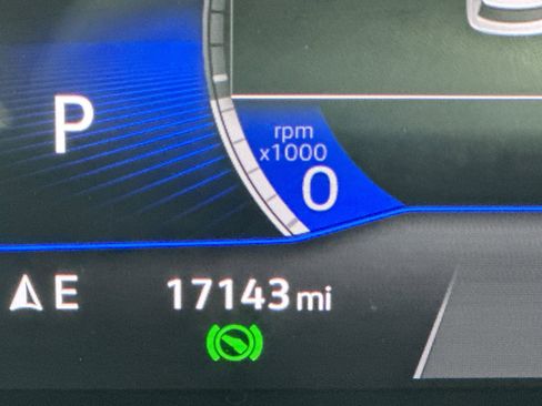 Used 2025 Volkswagen Taos SE image 15