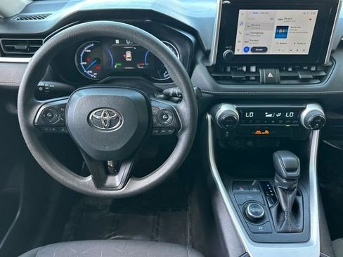 Used 2025 Toyota RAV4 XLE AWD/4WD image 18