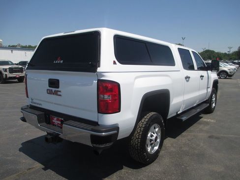 Used 2016 GMC Sierra 2500 4x4 Crew Cab w/ Sierra Convenience Package image 4