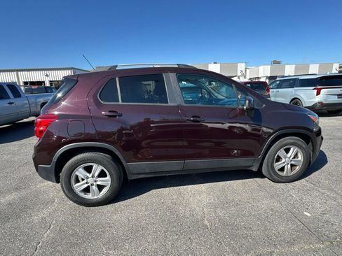Used 2021 Chevrolet Trax LT w/ Driver Confidence Package image 8