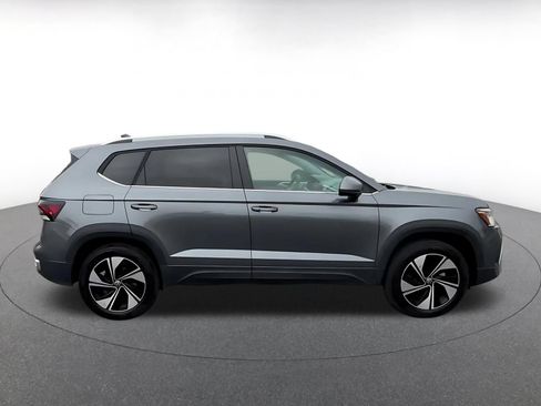 Used 2026 Volkswagen Taos SE AWD/4WD image 15