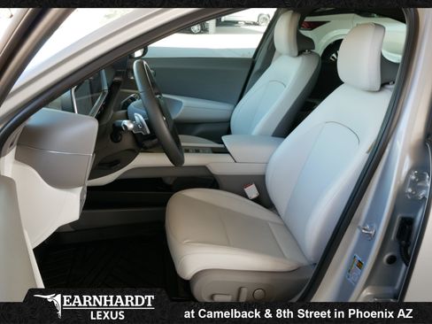 Used 2025 Hyundai Ioniq 6 SEL RWD image 2