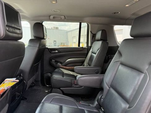 Used 2018 Chevrolet Suburban Premier AWD/4WD image 7