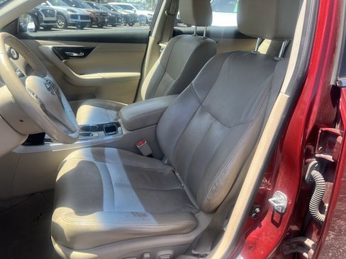 Used 2014 Nissan Altima 2.5 SL w/ Technology Package FWD image 9