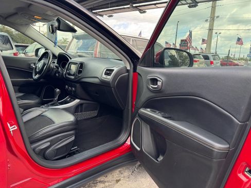 Used 2018 Jeep Compass Latitude image 16