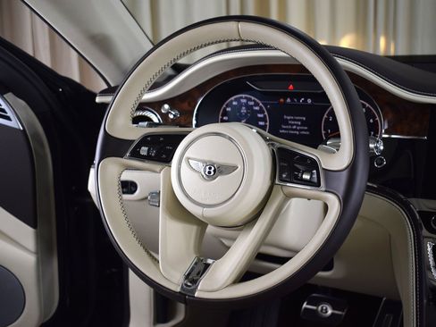 Certified 2020 Bentley Flying Spur W12 image 4