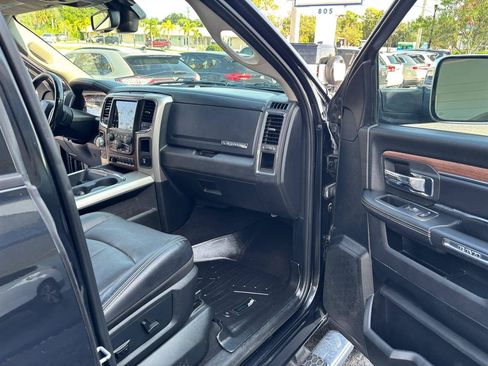 Used 2018 RAM 1500 Laramie AWD/4WD image 10
