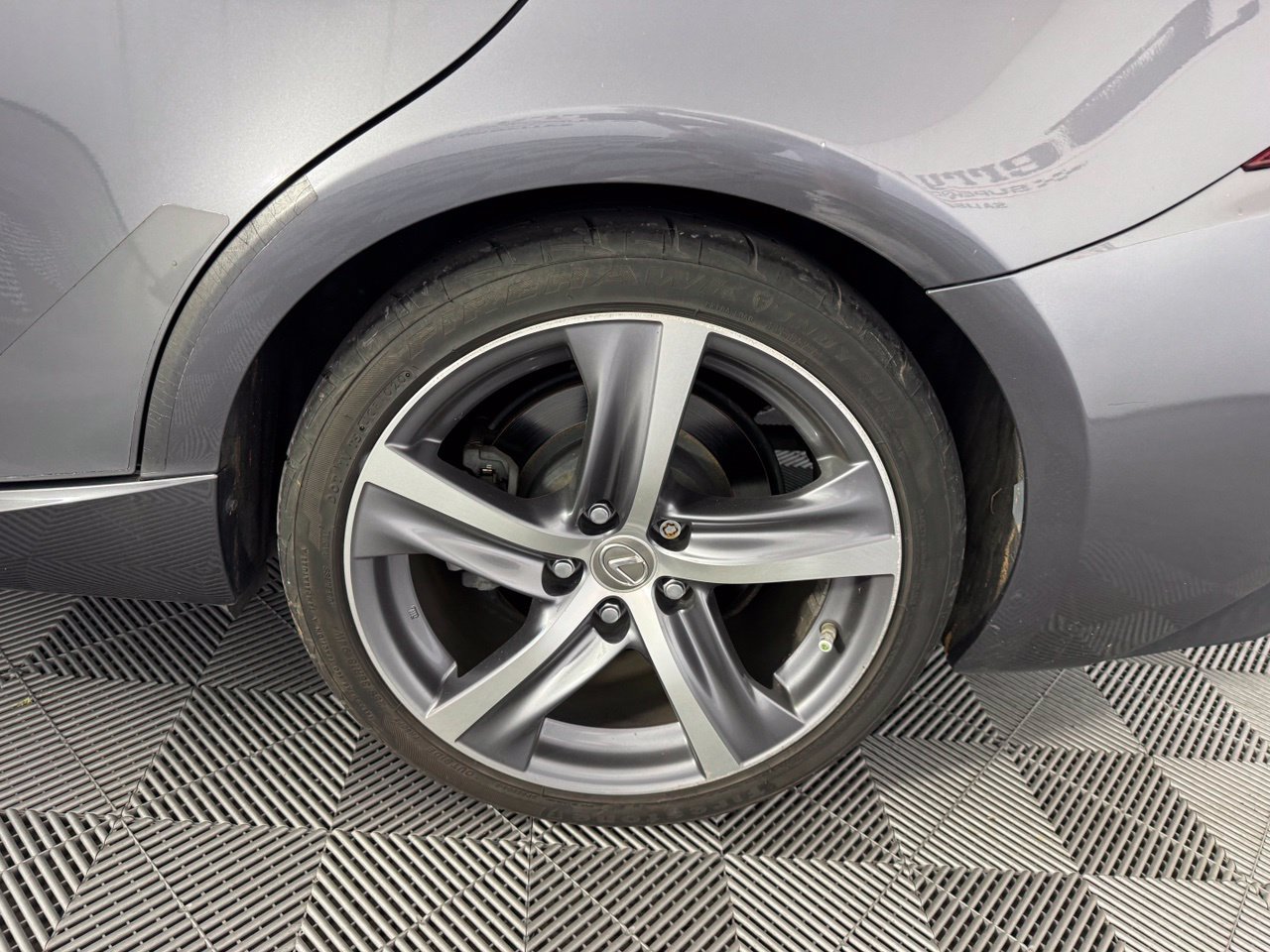 Used 2017 Lexus IS 200t w/ Premium Package RWD image 13