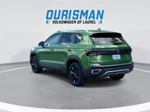 New 2026 Volkswagen Taos SE FWD image 6