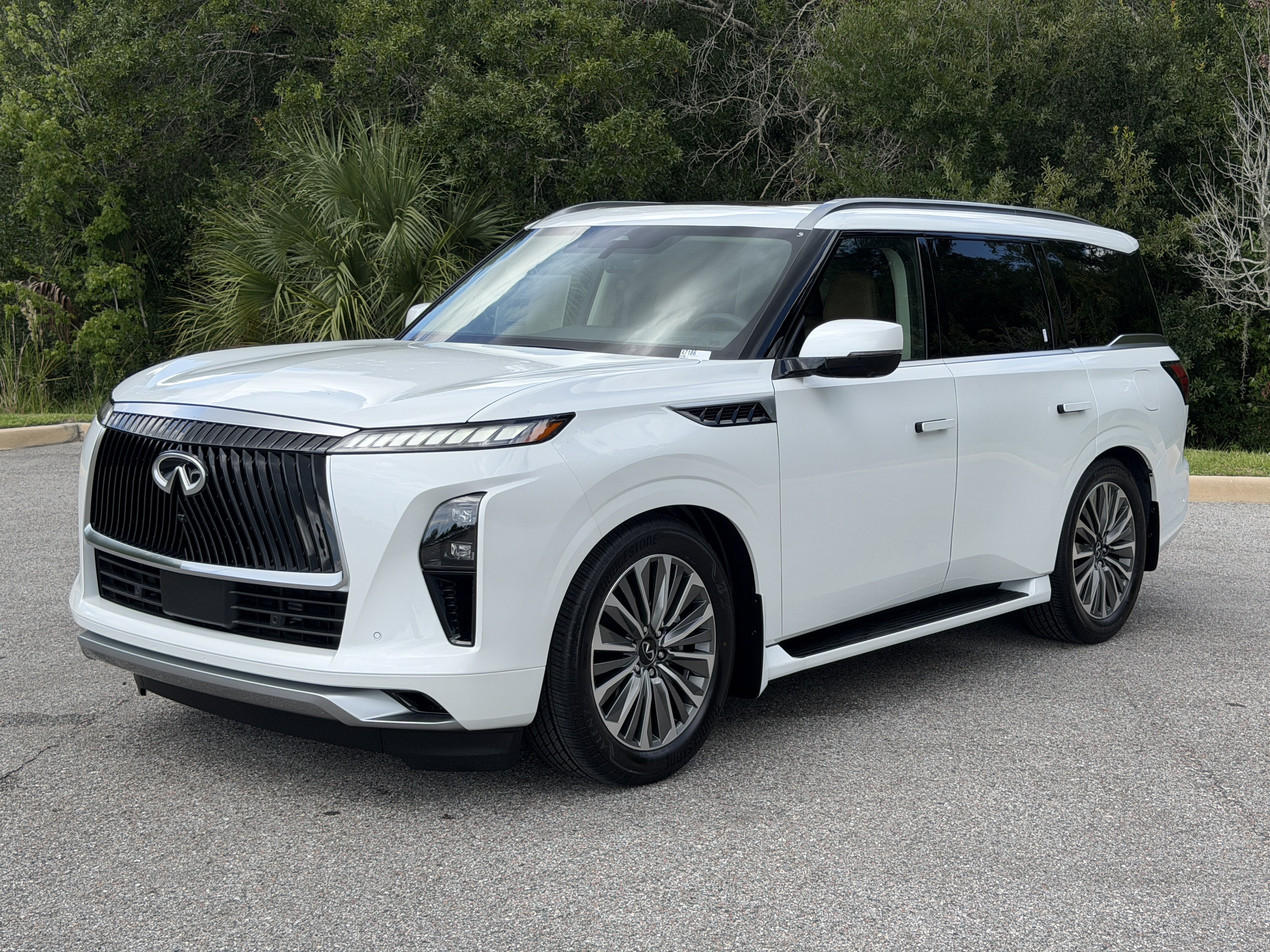 New 2027 INFINITI QX80 Luxe w/ Cargo Package RWD image 3