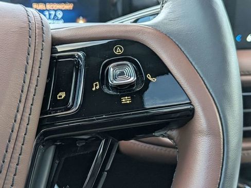 Used 2025 Lincoln Aviator Reserve w/ Illumination Package image 28