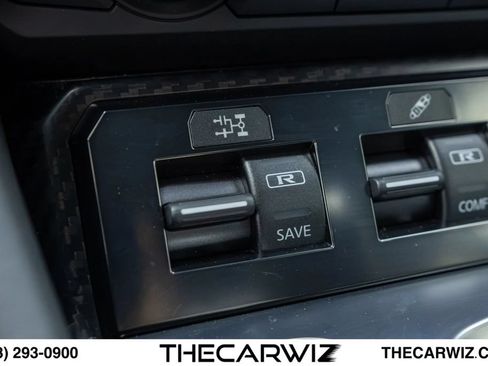 Used 2020 Nissan GT-R Premium AWD/4WD image 81