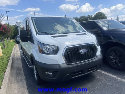 Used 2025 Ford Transit 250 Low Roof w/ Exterior Upgrade Package RWD image 2