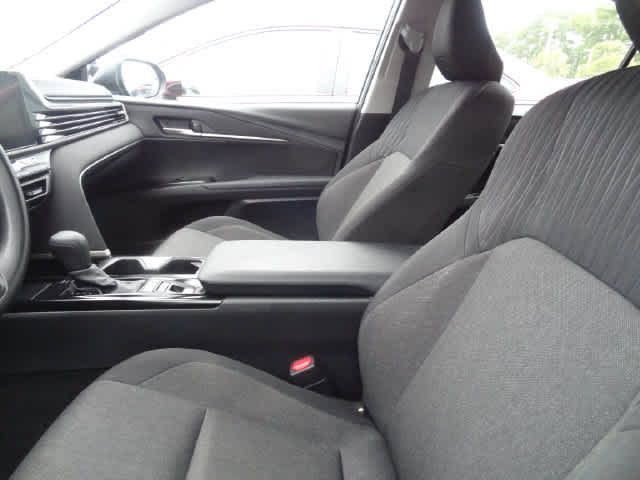 Used 2025 Toyota Camry LE FWD image 9