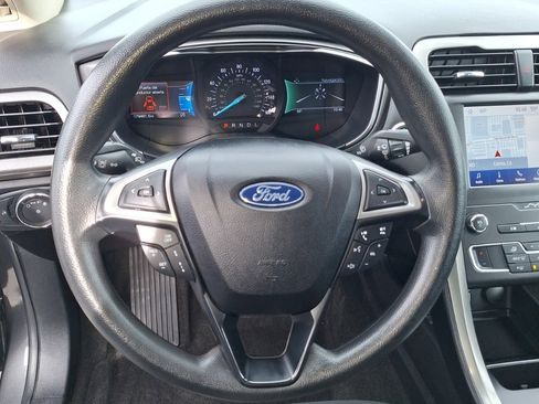 Used 2020 Ford Fusion SE image 10