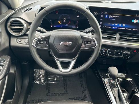 Used 2025 Chevrolet Trax ACTIV w/ Driver Confidence Package image 11