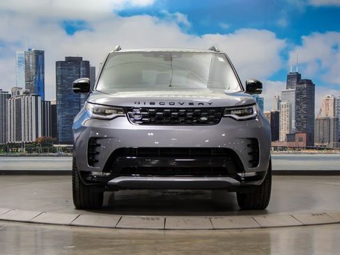 Certified 2025 Land Rover Discovery Dynamic SE image 3