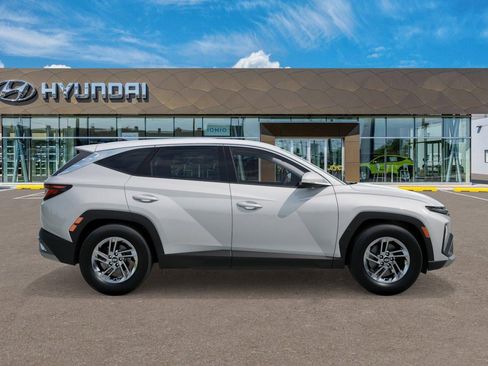 New 2026 Hyundai Tucson SE image 45