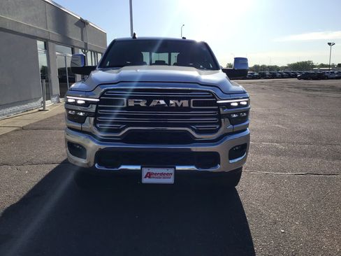 Used 2025 RAM 3500 Laramie AWD/4WD image 3