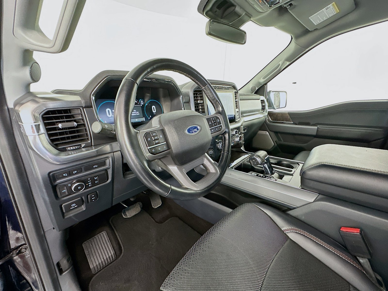Used 2021 Ford F150 Lariat AWD/4WD image 9
