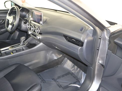Used 2024 Nissan Sentra SV image 39