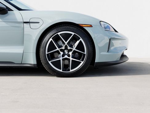 Certified 2025 Porsche Taycan image 11