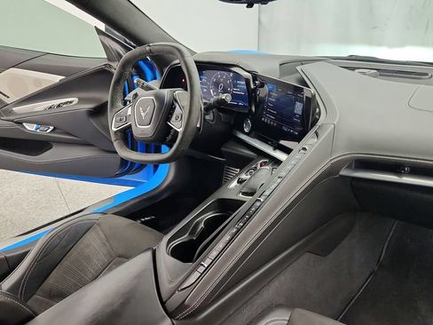 Used 2021 Chevrolet Corvette Stingray Premium Conv w/ Z51 Performance Package RWD image 39