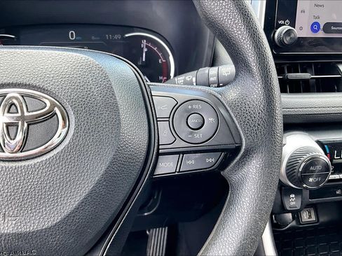 Used 2024 Toyota RAV4 XLE image 23