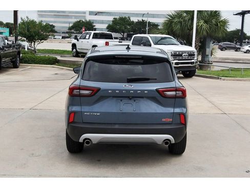 Used 2024 Ford Escape Active w/ Tech Pack #1 FWD image 5