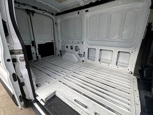 Used 2023 Ford Transit 250 Medium Roof AWD image 25