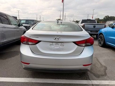 Used 2014 Hyundai Elantra SE FWD image 5