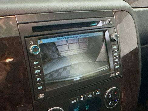 Used 2010 GMC Yukon XL Denali image 15